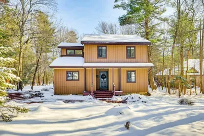 Front picture of the home