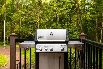 Grill with a front-row
forest view and make
dinner part of the getaway.