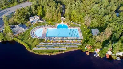 Community Amenities.  Located in the Lake Naomi Club, guests enjoy pools, private lake & beaches, boating, tennis & pickleball, golf, fitness center, trails, dining, and year-round activities in a premier four-season community.  7 night stay min req.