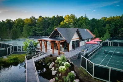 Community Amenities.  Located in the Lake Naomi Club, guests enjoy pools, private lake & beaches, boating, tennis & pickleball, golf, fitness center, trails, dining, and year-round activities in a premier four-season community.  7 night stay min req.