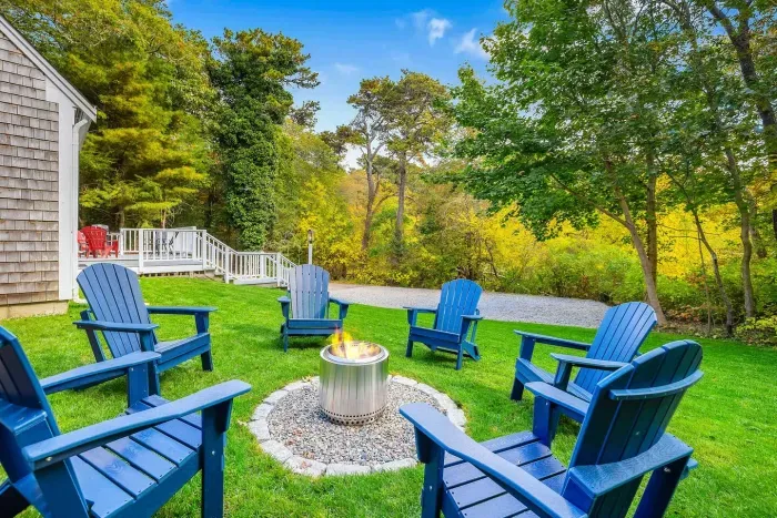 Fire pit with seating for 6