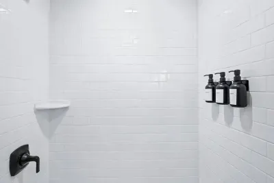 Shampoo, conditioner & shower gel provided