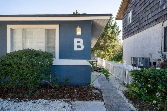 Beachtown Bungalow - B