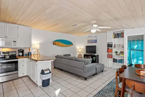 Beachtown Bungalow - B