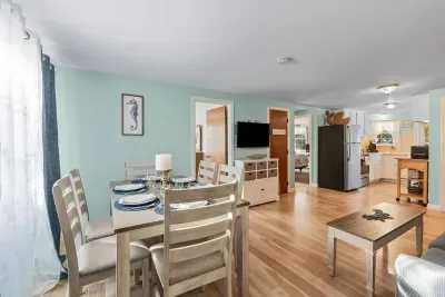 Dining area, unit A (left side)