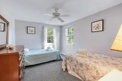 Room 3 - Right side, Unit B