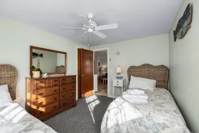 Room 3 - Left side of the house, Unit A