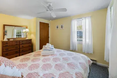 Room 1 - Right side of the house, Unit B