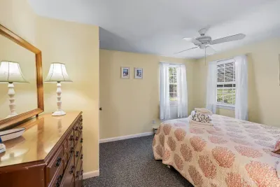 Room 1 - Right side of the house, Unit B