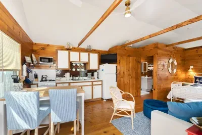 Middle unit: here's a nice view of the kitchenette, equipped and ready for all your culinary needs!