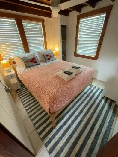 Queen-size bed, all comfort you need