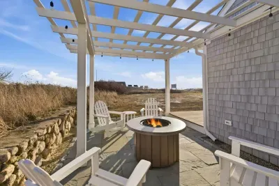 Effortless relaxation! Enjoy every moment by the sea.