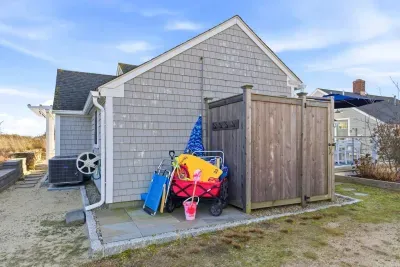 Use the private outdoor shower and take advantage of the complimentary beach gear (wagon, chairs, toys) we provide for your convenience.