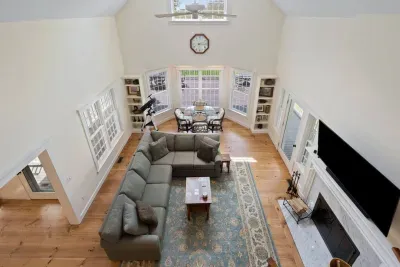 The high ceilings create an expansive feel, making this place seem even larger. You'll truly appreciate the comfort here.