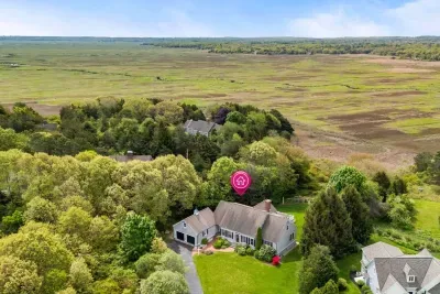 Notice how private and exclusive this area is.