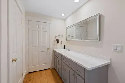 Love this bathroom mirror