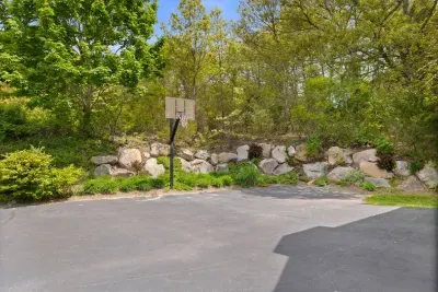 Beach days and jump shots! Enjoy the best of both worlds with our basketball hoop.