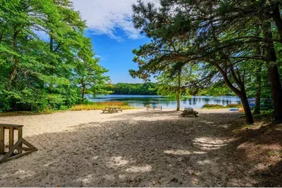 Experience pondside living at its best. Grab the kayak paddles and enjoy a peaceful afternoon on the crystal-clear waters of Greenland Pond.