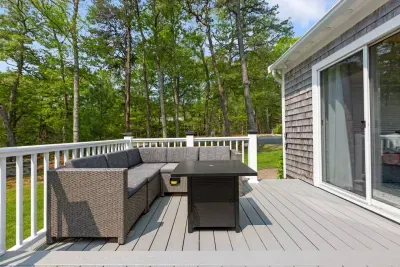 This spot is all about comfort and nature!