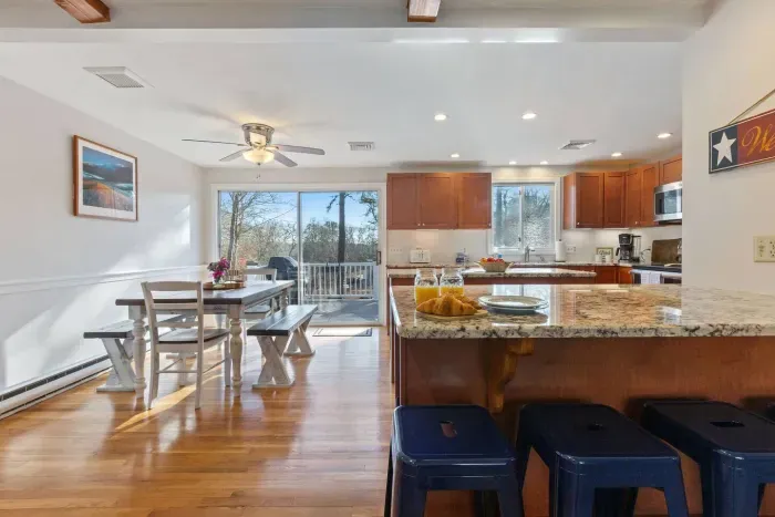 With a clear view of the kitchen, it ensures convenience and a seamless flow between cooking and dining.