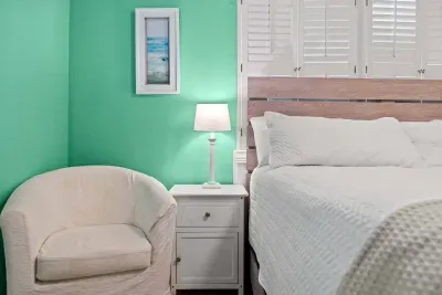 Unit B King Bed Room