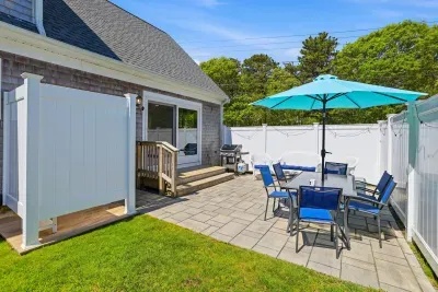 Sizzle on the grill, sunshine on your face. Gather around the table for an alfresco feast, then step onto the warm grass of your private, fully fenced sanctuary to let the afternoon drift by.