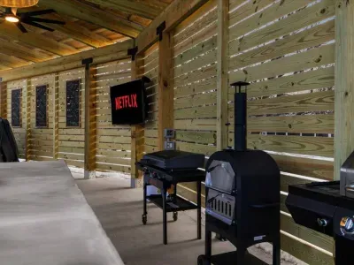 Additional outdoor pergola area fully equipped to ensure true relaxation while visiting!