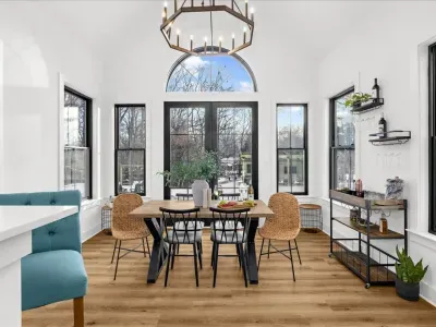 Additional dining room image #1