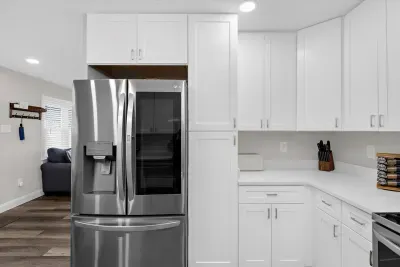 Full size fridge with freezer, ice and water dispenser!