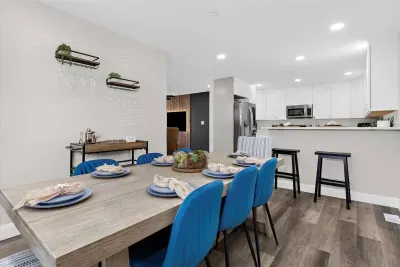 Formal dining for 8 with 2 additional breakfast bar stools to ensure your entire group can enjoy every meal together.