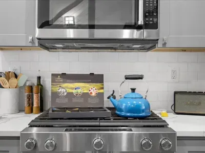 Start your morning off right with a variety of different tea options for those avid tea drinkers!