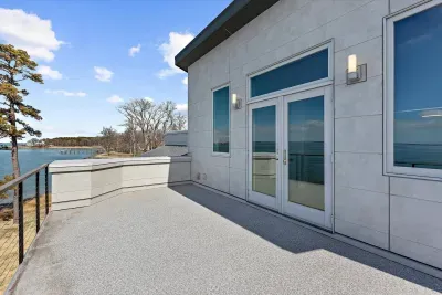 Oyster Bay Getaway - image 79 of 155