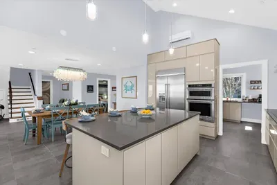 Oyster Bay Getaway - image 24 of 155