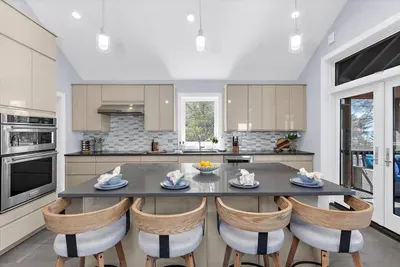 Oyster Bay Getaway - image 23 of 155