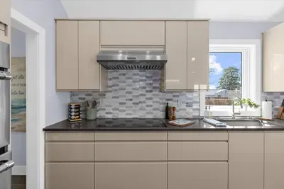 Oyster Bay Getaway - image 25 of 155
