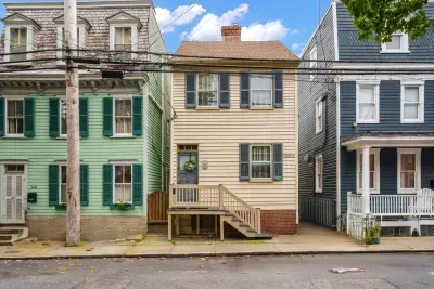 Located in the Historic district of Downtown Annapolis on Prince George St.  Only 45 steps to the heart of Downtown Annapolis and 156 steps to the United States Naval Academy entrance!  Walkable to everywhere!