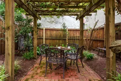 Enjoy your time with family and friends in our private outdoor space rarely found in Historic downtown Annapolis!