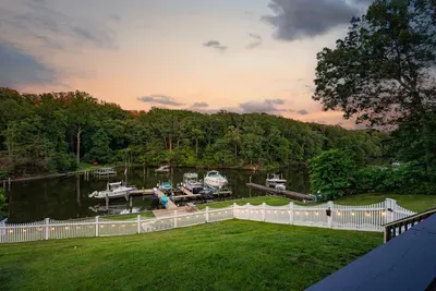 Pasadena Waterfront Retreat - image 131 of 153