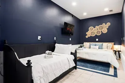 Pasadena Waterfront Retreat - image 141 of 153