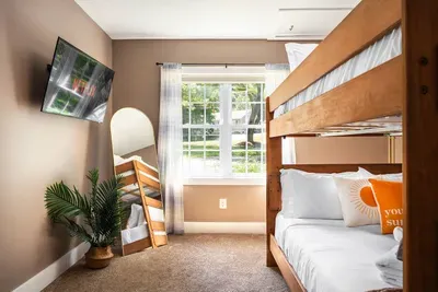 Pasadena Waterfront Retreat - image 125 of 153