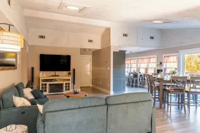 Pasadena Waterfront Retreat - image 63 of 153