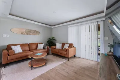 Surfs up!  Downstairs living room image #3