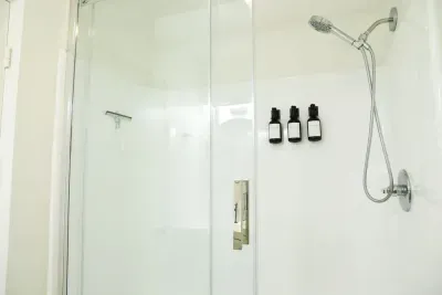 Hillside Hideaway II ~ 2nd bathroom with shower 