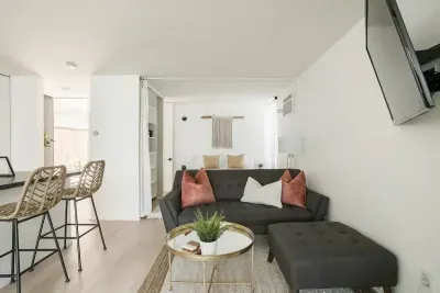 Hillside Hideaway I ~Living Room / Kitchen Open Concept Living