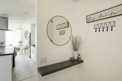 Hillside Hideaway I ~ Entry Way