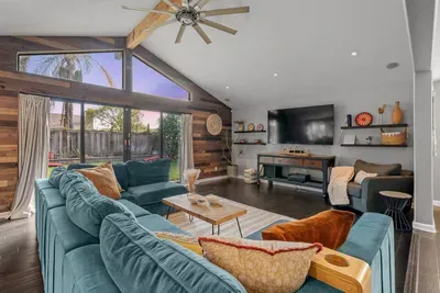 The Murray | Modern Retreat | Spa & Billiards - image 54 of 55