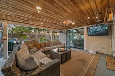 The Murray | Modern Retreat | Spa & Billiards - image 29 of 55
