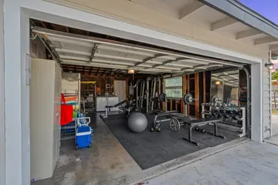 The Murray | Modern Retreat | Spa & Billiards - image 27 of 55