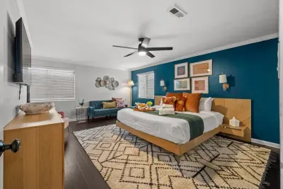 Primary Suite with King Bed and ensuite bathroom retreat
