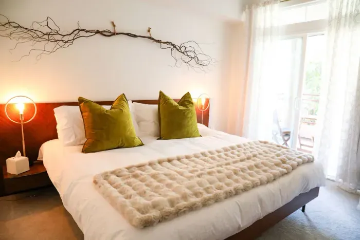 Bedroom w/King Size Bed
